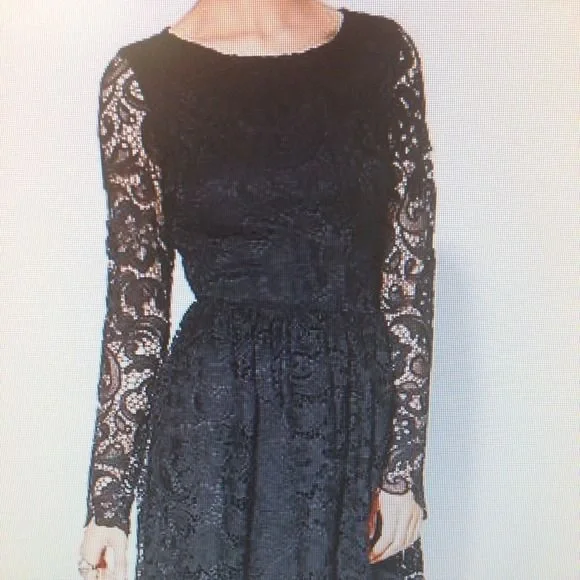 Sabine Rosalie Lace Dress - Picture 2 of 7